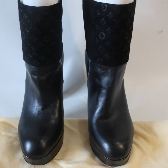 Authentic Louis Vuitton Blk Leather LV Logo Suede Art Deco Heel Boot 37.5 US/7.5 - Picture 3 of 16